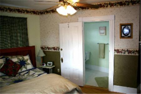 The Young House Bed And Breakfast Millinocket Zimmer foto